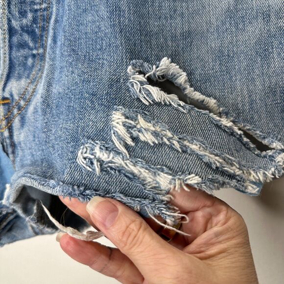 Levis 501 Medium Blue Wash Button Fly Distressed Raw Hem Shorts 34 - Picture 2 of 16
